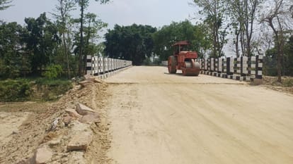 east champaran unique bridge without approach road bihar bridge news motihari bihar news