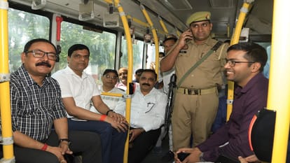 Fuel Saving Drive: Minister Ditches Convoy for E-Rickshaw, Bareilly Officials Travel by E-Bus