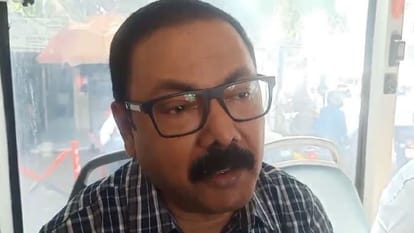 Fuel Saving Drive: Minister Ditches Convoy for E-Rickshaw, Bareilly Officials Travel by E-Bus