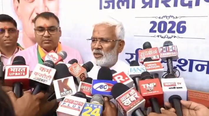 Kanpur Swatantra Dev Singh said Congress free India means an India free from dynastic politics and Naxalism