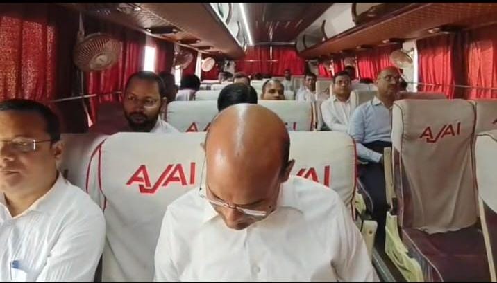 Kanpur Officials Arrive at Samadhan Diwas in a Single Bus DMs Unique Initiative Promises Fuel Savings