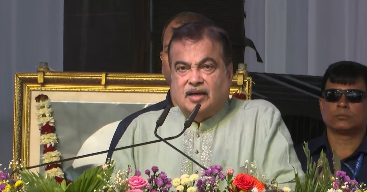 Nitin Gadkari Urges Sugar Mills to Produce Ethanol, Isobutanol and Green Hydrogen, set up own ethanol Pumps