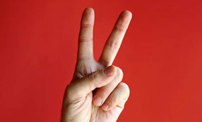 AI Can Now Steal Fingerprints From Selfies, Experts Warn Against Peace Sign Photos
