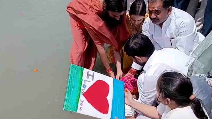 Prateek Yadav Daughter Heartfelt Note During Ashes Immersion in Haridwar Ganga Ghat I Love You Papa