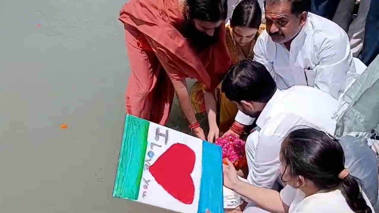 Prateek Yadav Daughter Heartfelt Note During Ashes Immersion in Haridwar Ganga Ghat I Love You Papa
