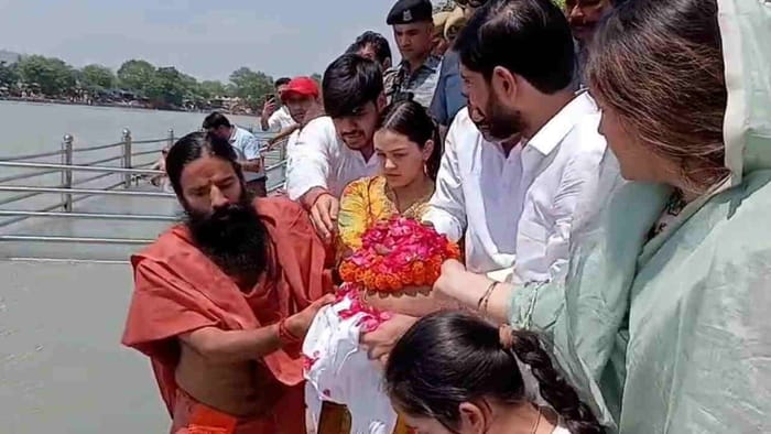 Prateek Yadav Daughter Heartfelt Note During Ashes Immersion in Haridwar Ganga Ghat I Love You Papa