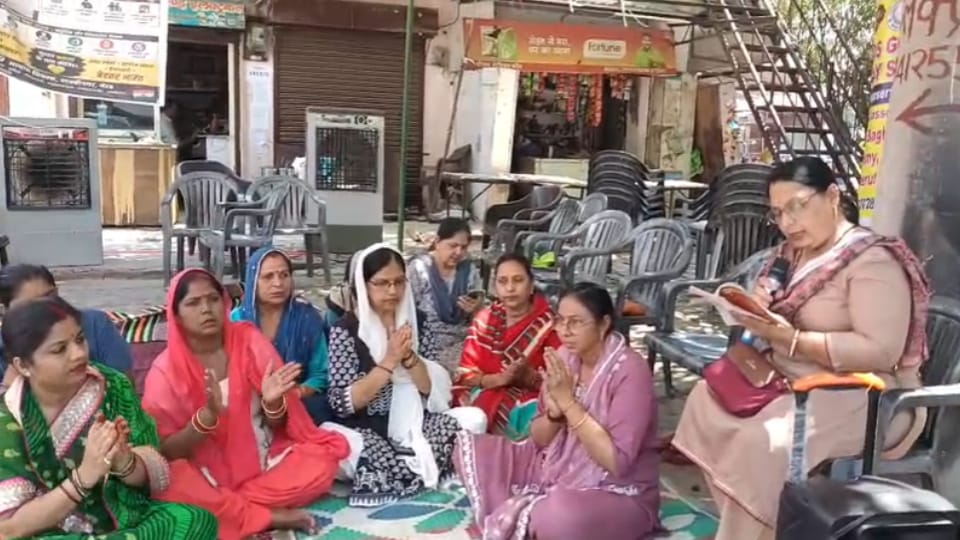 Work from Home Mandate for Two Days in UP Azam Khan Sentenced to Two Year dharna at Central Market on Day 12