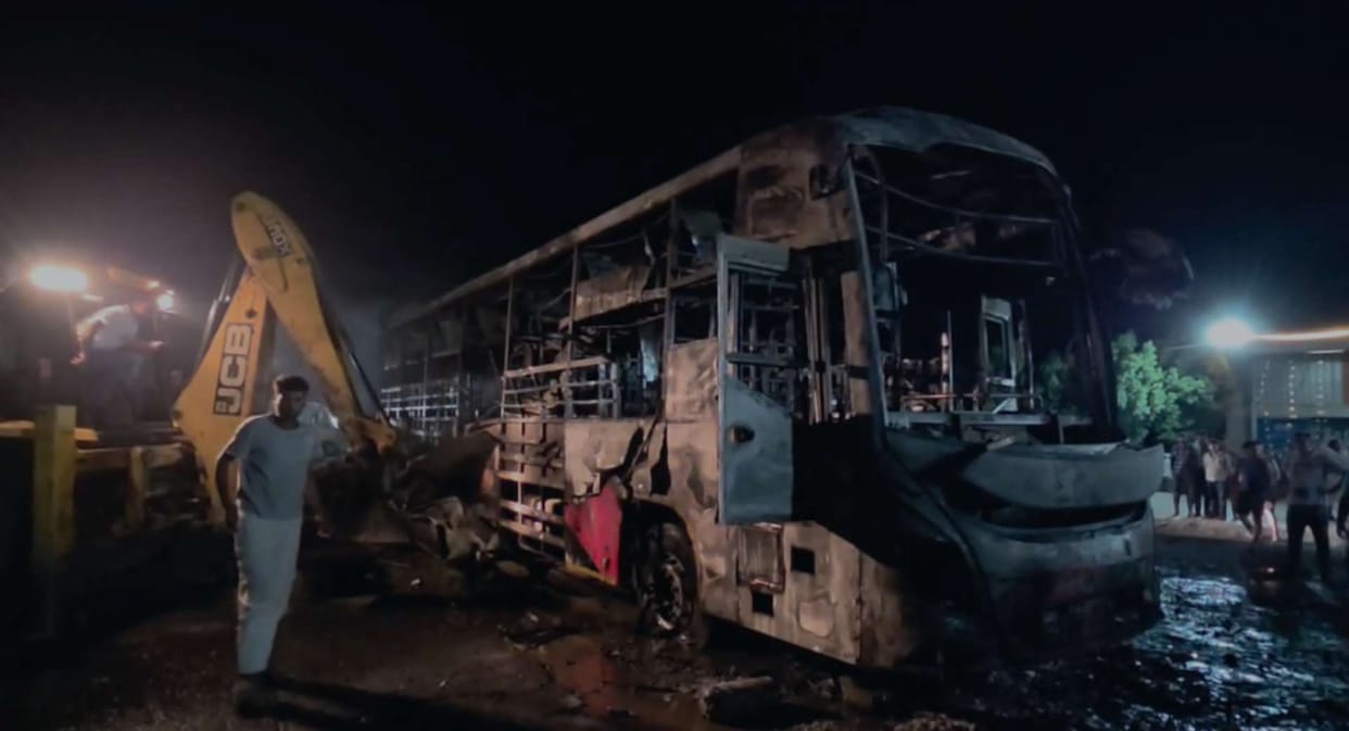 A bus parked outside a hotel on the highway caught fire, burning a 4-year-old child alive.