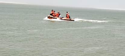 Ayodhya: Teenager drowned in river, light of three families extinguished, bodies of all three recovered