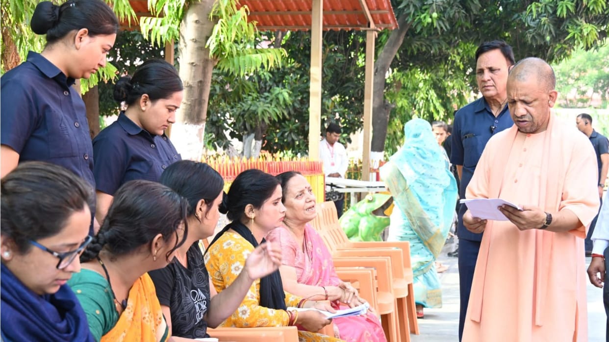 CM Yogi Janata Darshan, Heard 150 Grievances, Ordered Quick Resolution, Did Gau Seva at Gorakhnath Temple