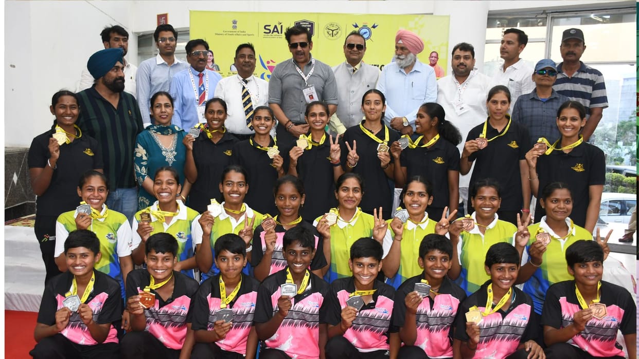 Asmita National Rowing League held at Ramgarhtal concludes with prize distribution