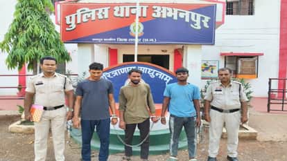 Power cut became the reason for the dispute, petrol pump employees were attacked with sticks and rods, accused