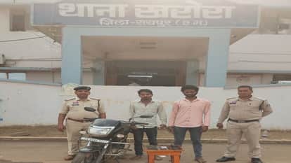 Two accused arrested for robbing mobile phone at knife point in Kharora, robbed mobile phone and ATM card reco