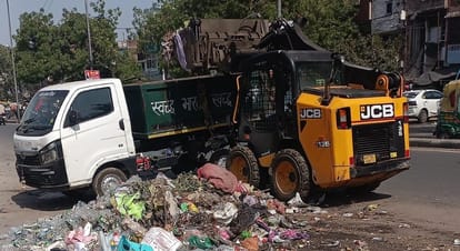Kanpur Sanitation Workers Split into Two Factions One Scatters Garbage While the Other Cleans It Up