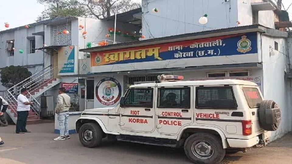 Bike-Riding Merchant's Throat Entangled in Vehicle's Rope in Korba