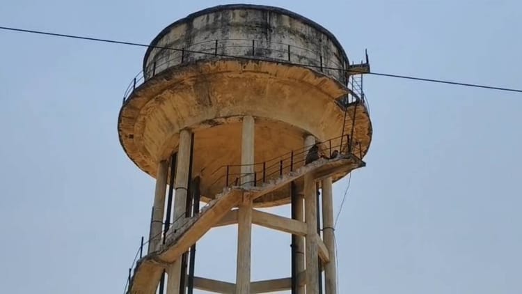 Woman Rescued Safely After Climbing Water Tank in Lucknow Following Family Dispute