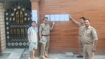 Amar Jyoti Case Notices pasted on the house of the three accused brothers in Bareilly