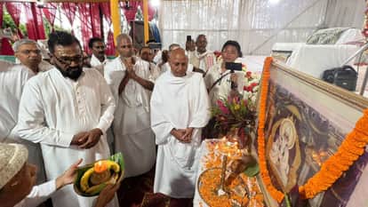 पश्चिम बंगाल में कबीर मंदिर का उद्घाटन करते हजूर अर्धनाम साहेब।