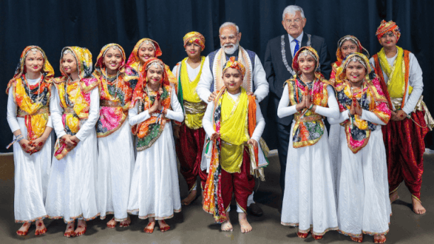 नीदरलैंड में समकक्ष रॉब से मिले PM मोदी, प्रवासियों से बोले- अब भारत इनोवेशन पावर