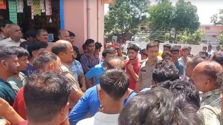 Vikasnagar: सिरफिरे युवक ने रंजिश में मेडिकल स्टोर संचालक पर पाठल से किया हमला, हायर सेंटर रेफर