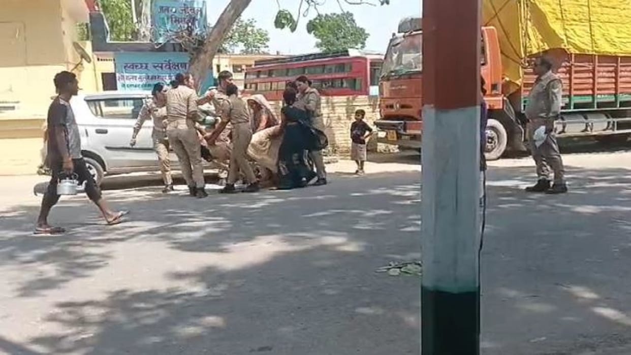 Four Accused of Pritampur Shooting Case Arrested Women Create Ruckus at Police Station in Shahjahanpur