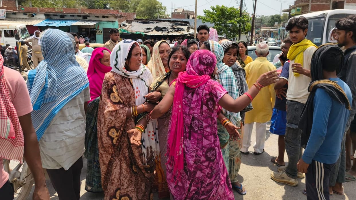 Tragic Accident in Mirzapur Couple Dies Young Children Narrowly Escape Police Arrive at Scene