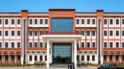 daughter of paper leak accused disappeared from medical college CBI intensified its efforts