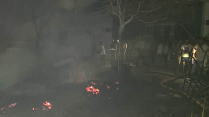 Farrukhabad: Massive Fire in Mandi Committee's Vegetable Section; Several Shops Reduced to Ashes