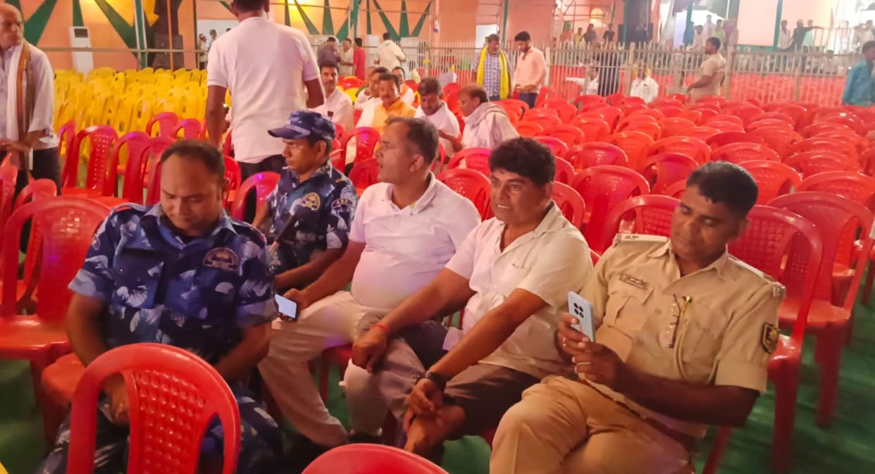 Bihar News Fair Security at Risk Policemen Seen Watching Dance Show During Duty Sparks Uproar