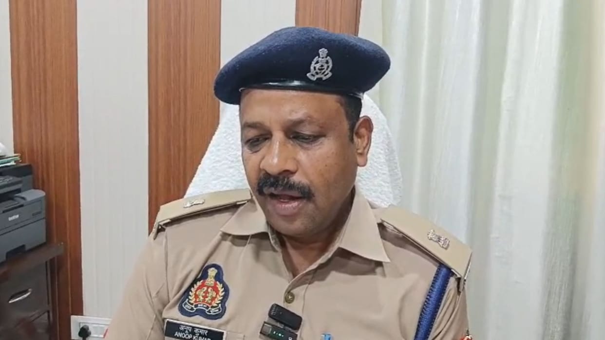 Mau police will Action now be taken against those making reels in uniform at workplace