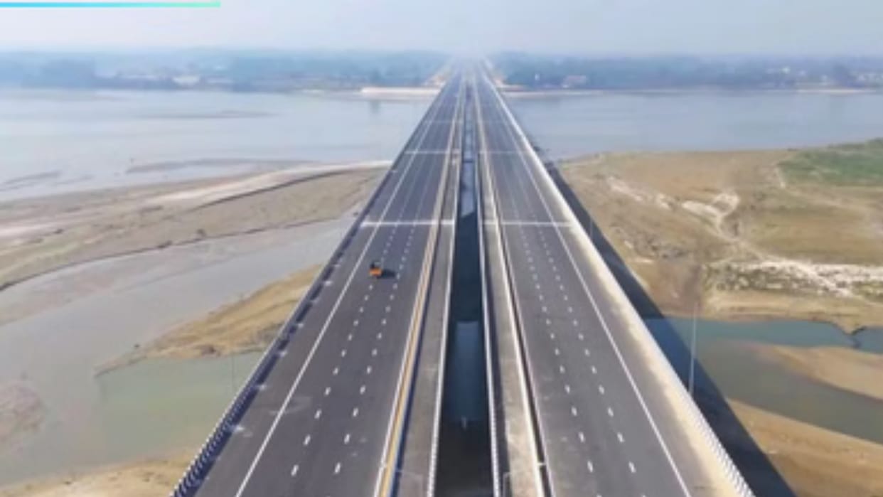 first bus to Meerut on the Ganga Expressway speeds by without passengers.