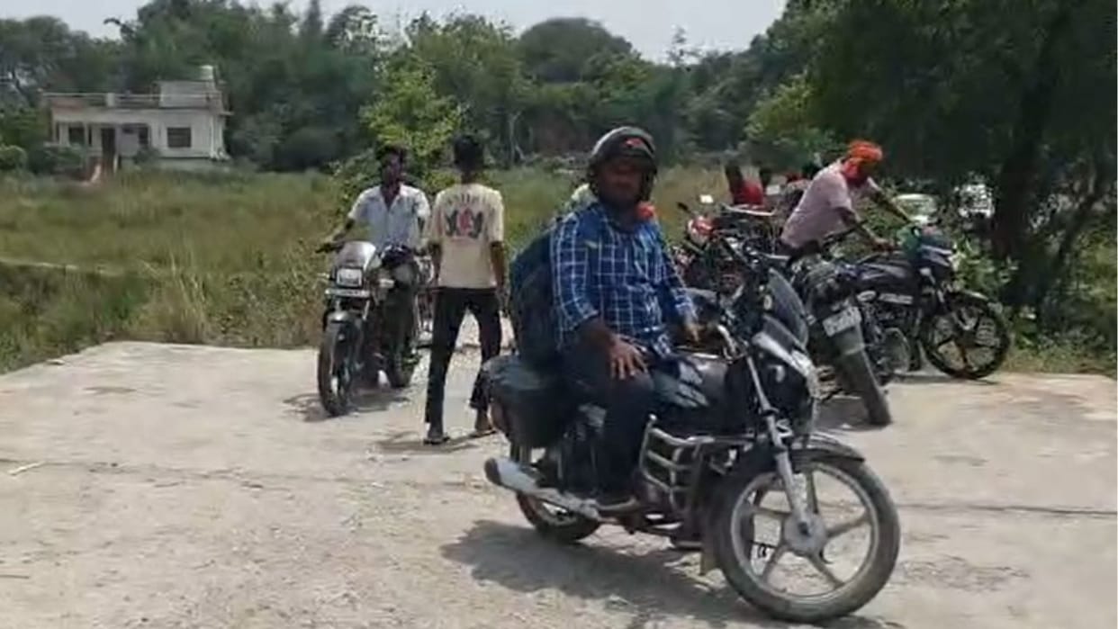 Dead body of youth from Bihar found on under construction railway track in Gorakhpur