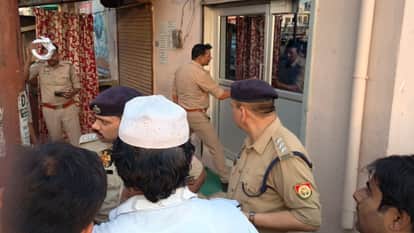 accused in the Azharuddin murder case surrendered in Jhunsi, and the SOG team left for Naini