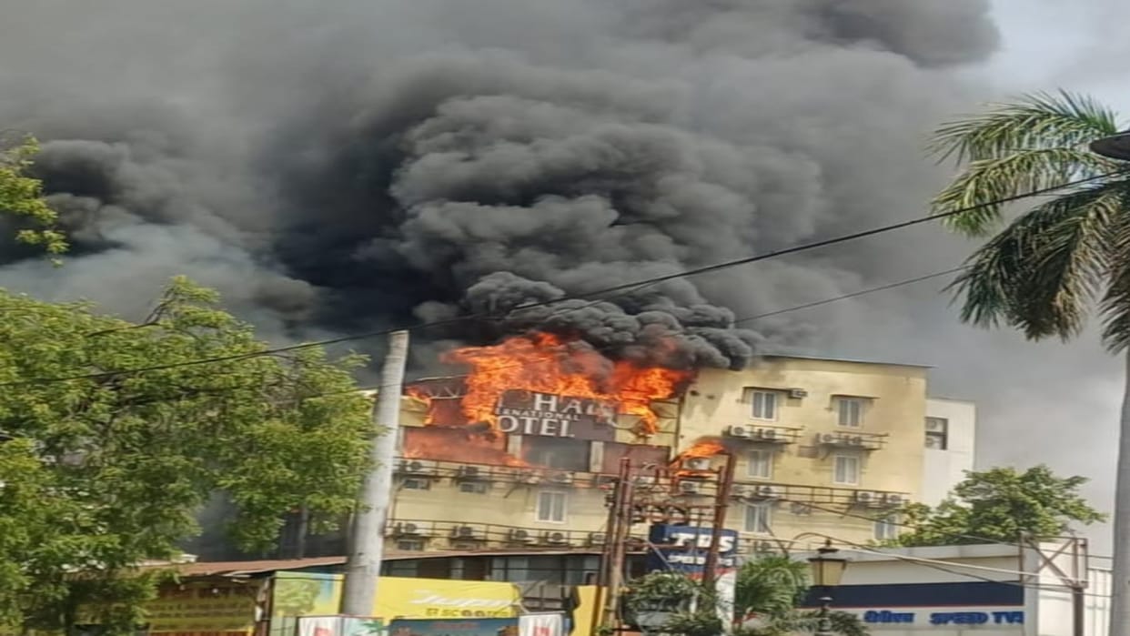 Fire breaks out in a hotel in Civil Lines, entire hotel gutted, estimated loss of around Rs 10 crore