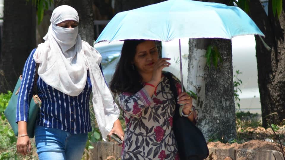 Severe heat in Punjab Three day heatwave alert issued mercury crosses 44°C weather to change from June 11