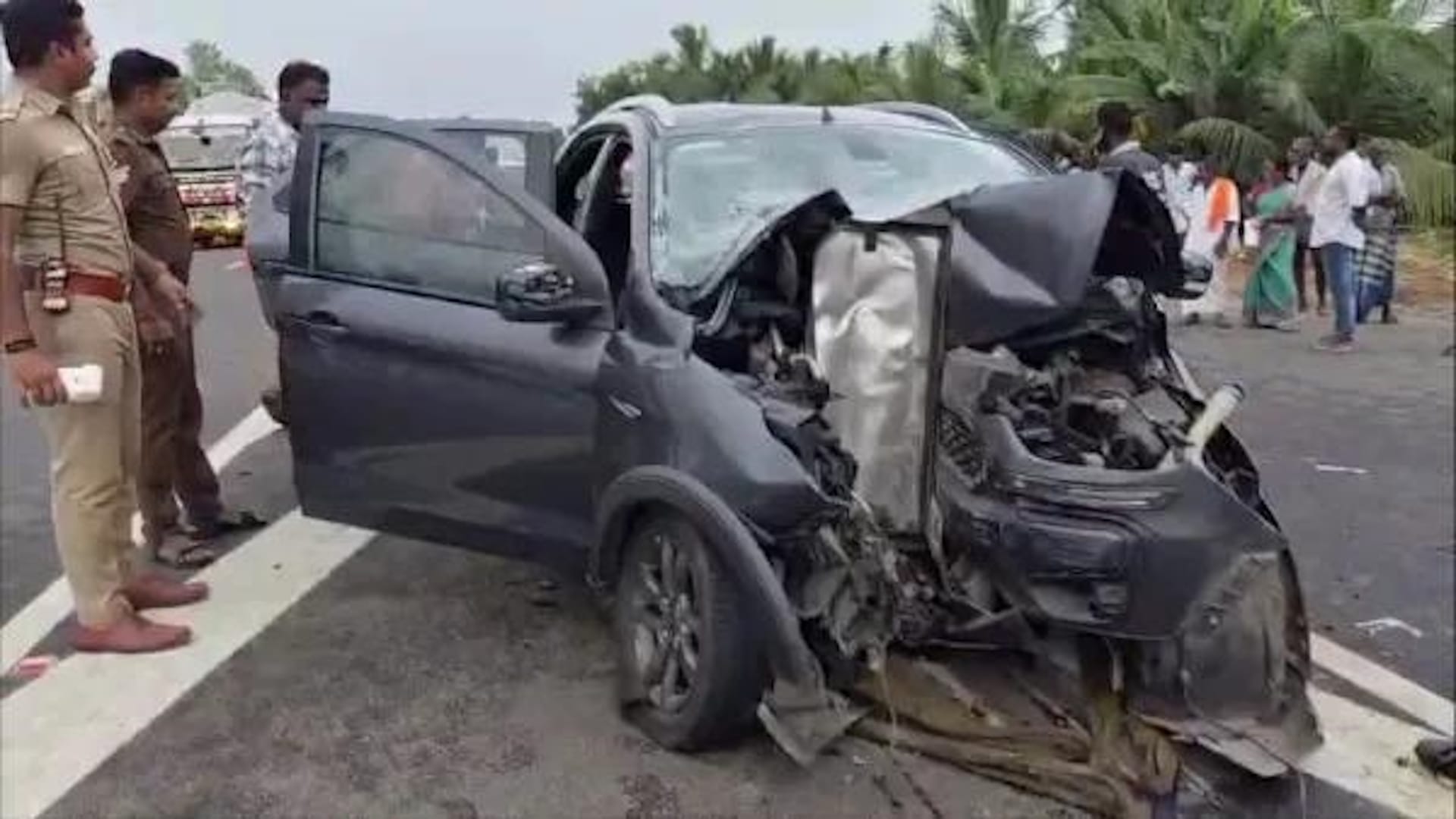 Tamil Nadu: Speeding Car Crashes into Divider; Five Dead, Including Three Women