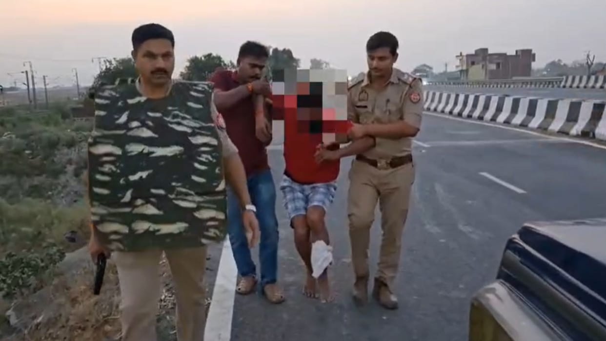 Police Encounter with Interstate Gang Robbing While Posing as Women Four Criminals Arrested in chandauli
