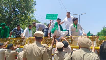 INLD Workers Arrive to Gherao HPSC Office Panchkula Police Block Them with Barricades