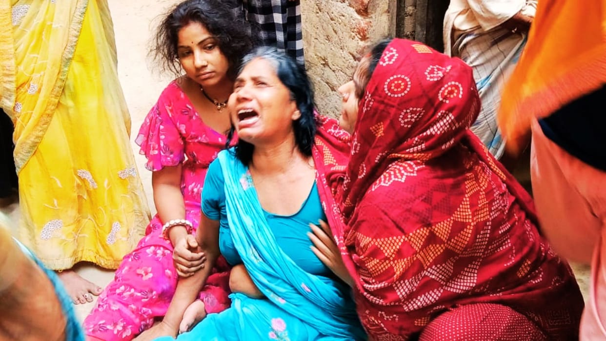 Body Torn into Several Pieces Tragic Accident as Lungi Gets Caught in Flour Mill in ghazipur