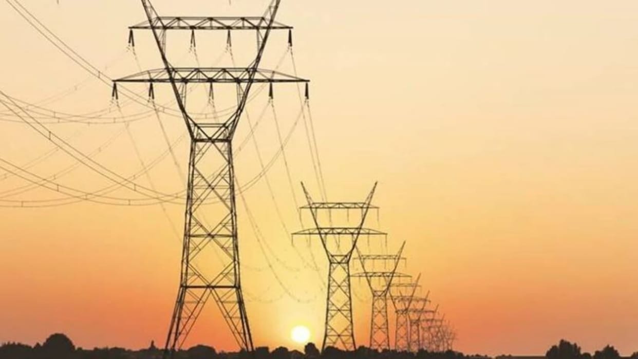 Jhansi: Power supply disrupted in many areas after a 33 KVA line from Hansari tripped.