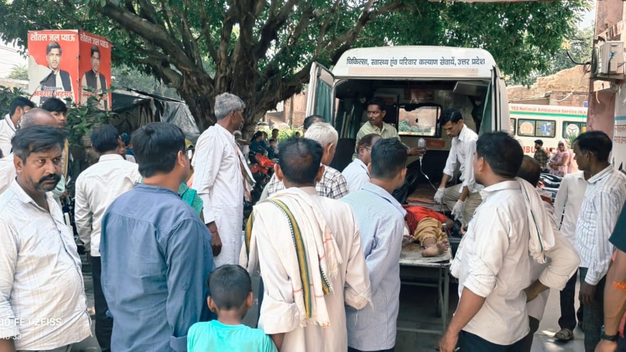 Woman killed and seven injured in collision between tempo and loader in Budaun
