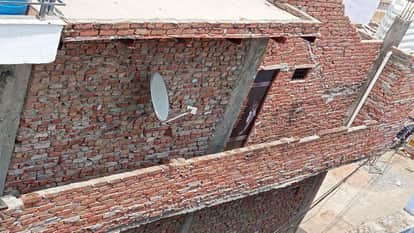 Illegal Constructions Continue Near Taj Mahal Protected Zone Despite ASI Notices and FIR