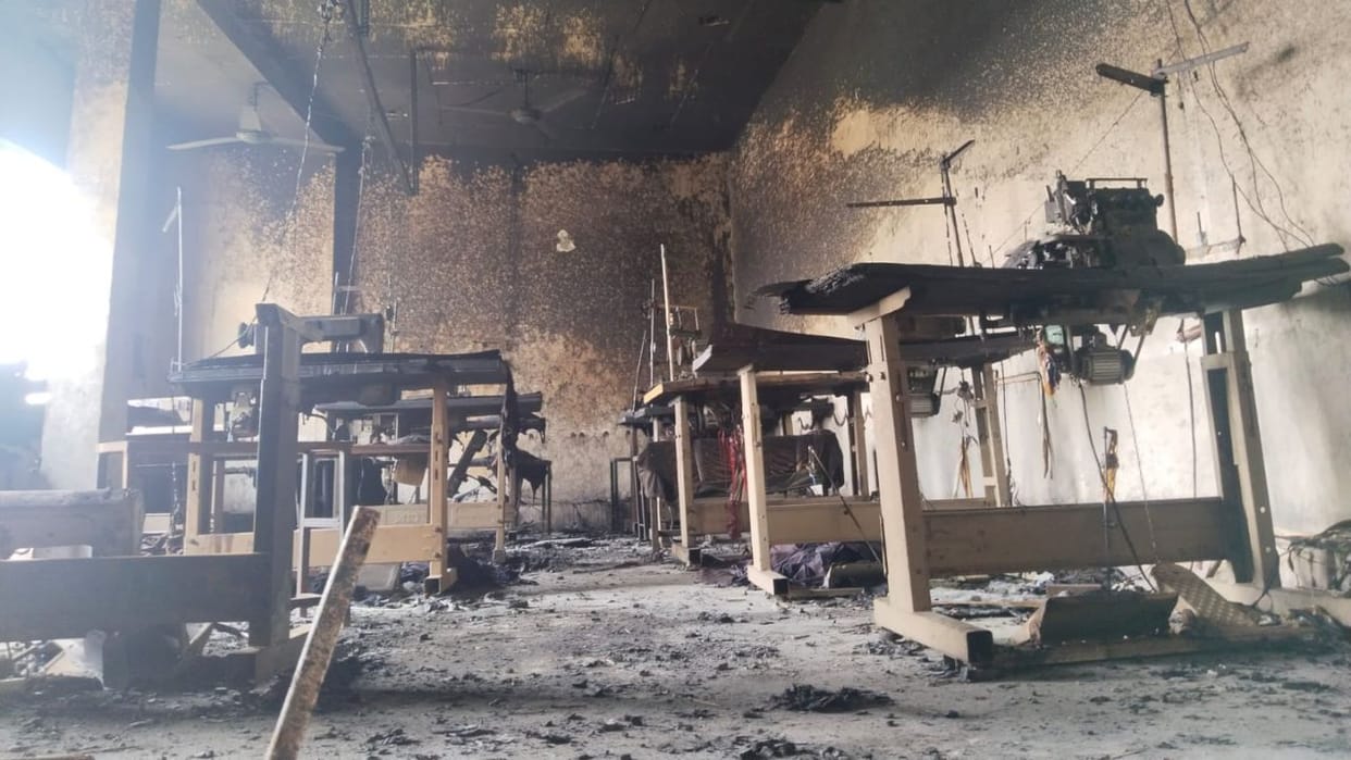 massive fire broke out in sewing center in Chattari in Bulandshahr