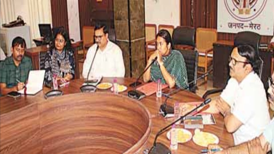 Meerut: CDO Clarifies PM Appeal On Gold Buying, Urges Traders To Reduce Bullion Trade And Adopt Recycling