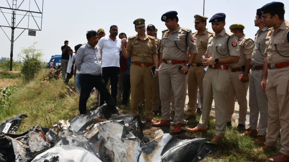 Death of brother-in-law and sister-in-law: As soon as the bodies were taken out, the car caught fire