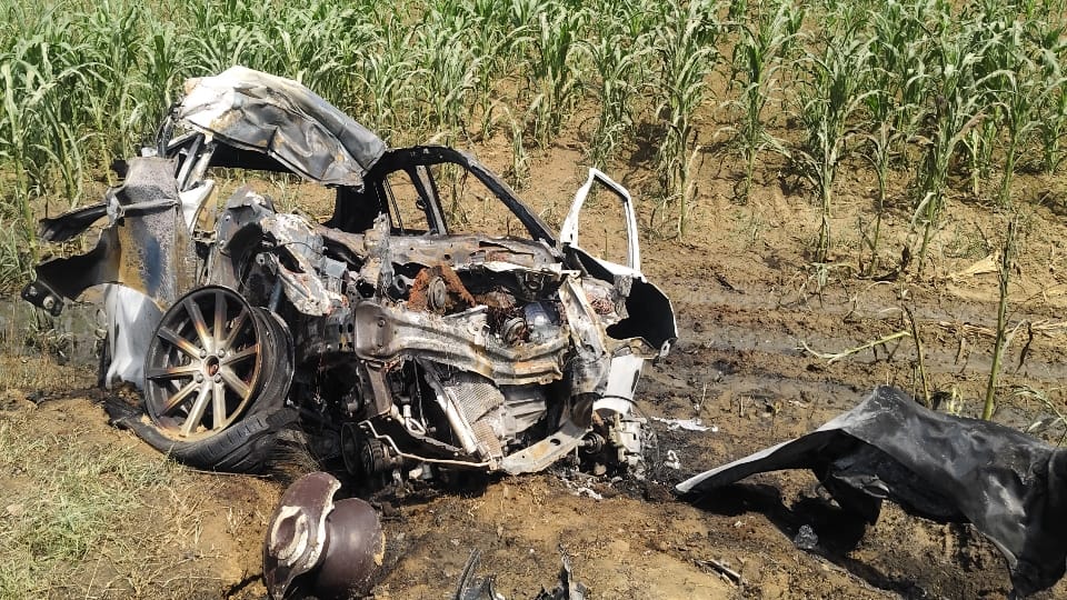 Death of brother-in-law and sister-in-law: As soon as the bodies were taken out, the car caught fire
