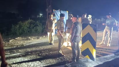 Auraiya Accident Truck Collides with Tractor Trolley Two Dead and 13 Seriously Injured After Vehicle Overturns