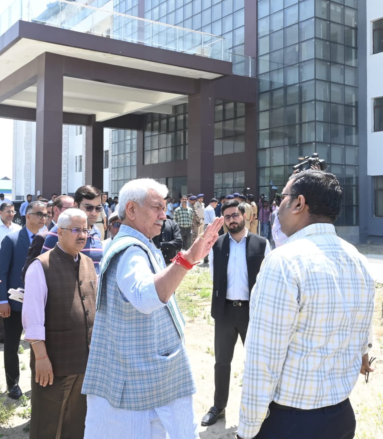 Arrive at passenger residence LG, instructions given to get faster at work
