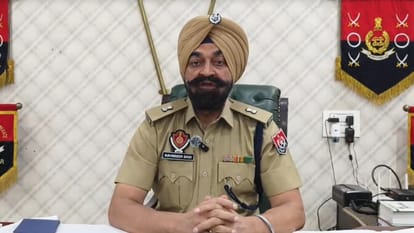 Jalandhar Outrag Over Sacrilege of Sri Guru Granth Sahib Sikh Organizations protest at Kapurthala Chowk