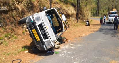 Tehri Accident  Sumo Overturns on Mulgarh-Dhamatoli Motor Road Newlywed Woman Referred to AIIMS Rishikesh